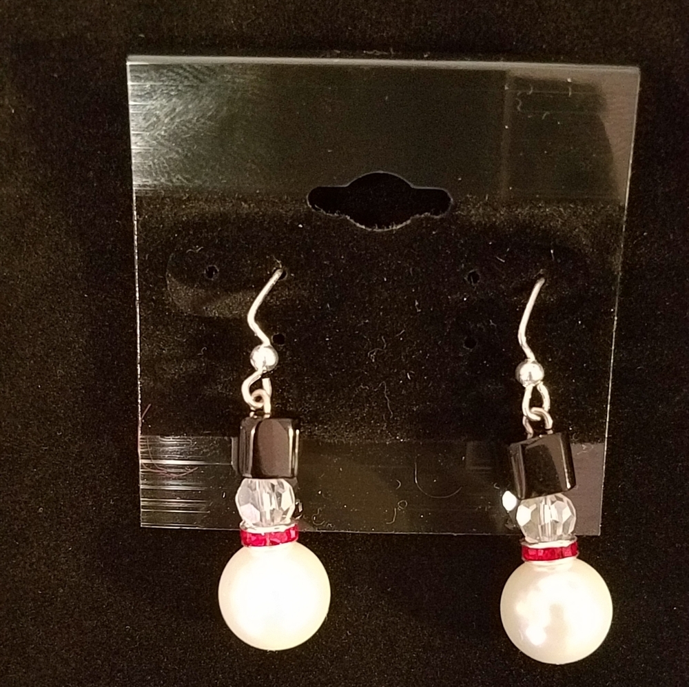 Handmade Beaded dangle snowman earrings
